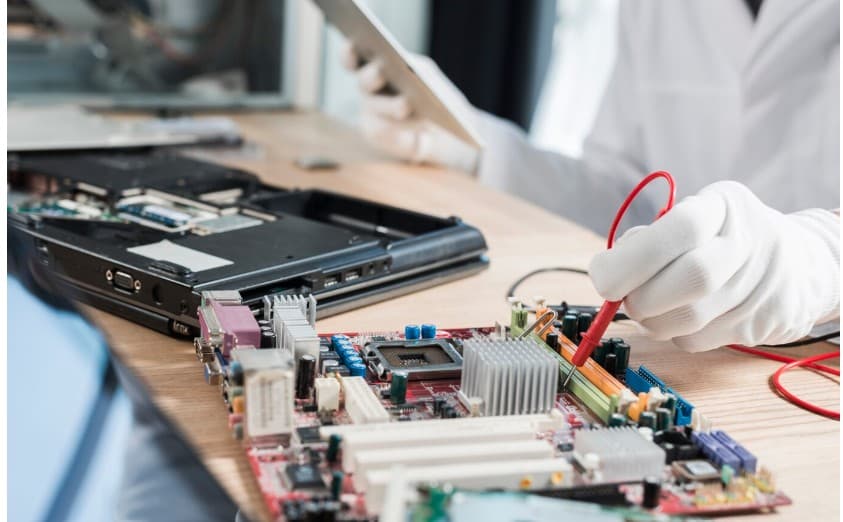 Laptop/Desktop Services & Repairs